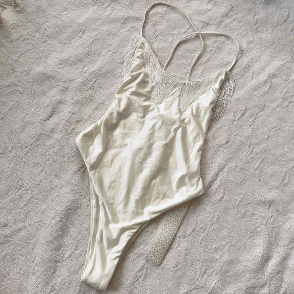 Free People Devon Windsor Fringe Halter Tie Back Off-White Swimsuit XS - Picture 4 of 12